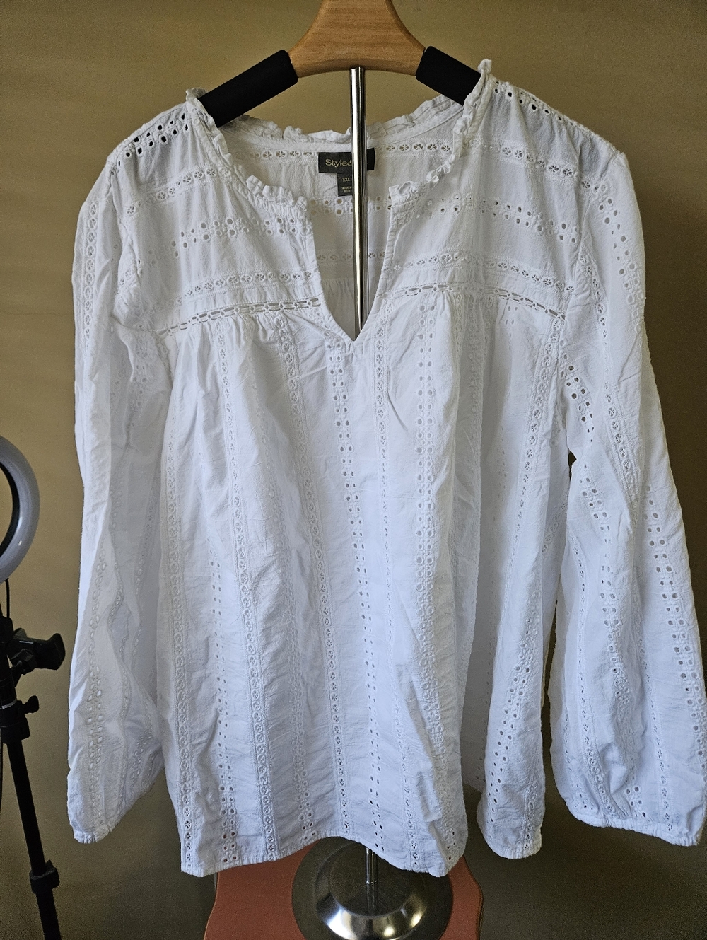 Style & Co White Eyelet Blouse Long Sleeve Split V-Neck - Size XXL